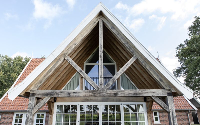 Boerderijwoning in Saksische bouwstijl, gelegen in Harbrinkhoek