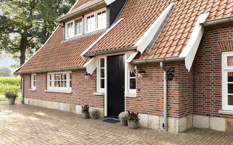Boerderijwoning in Saksische bouwstijl, gelegen in Harbrinkhoek